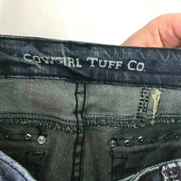 Cowgirl Tuff Women 25 Studded Denim Capris Blue Stretch Whiskered Thick Stitch - Picture 9 of 9